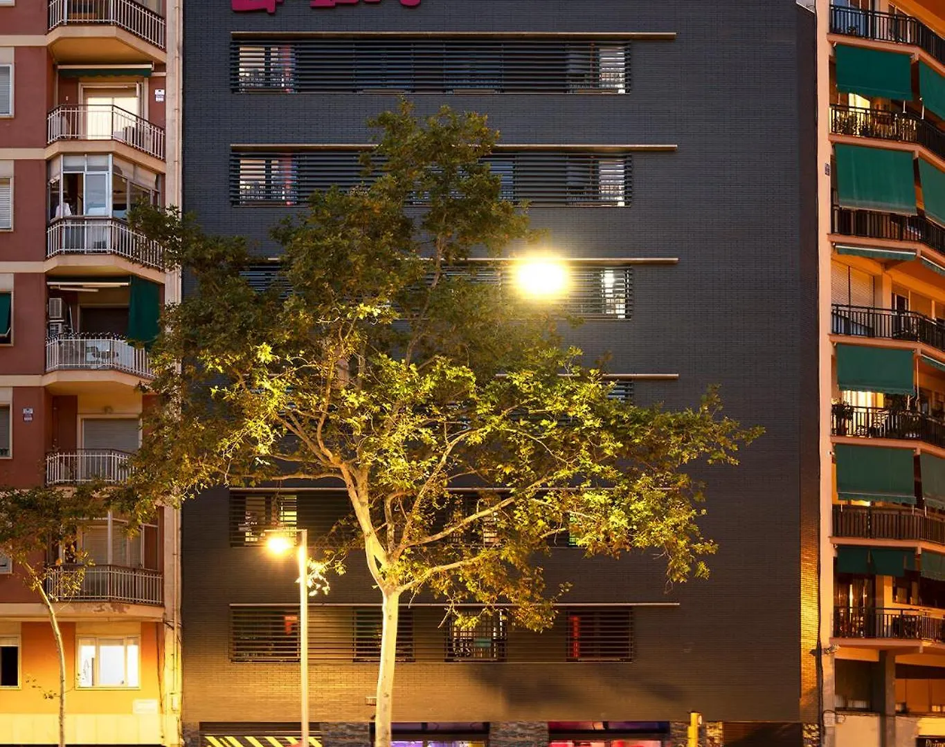 Amistat City Hostel Barcelona
