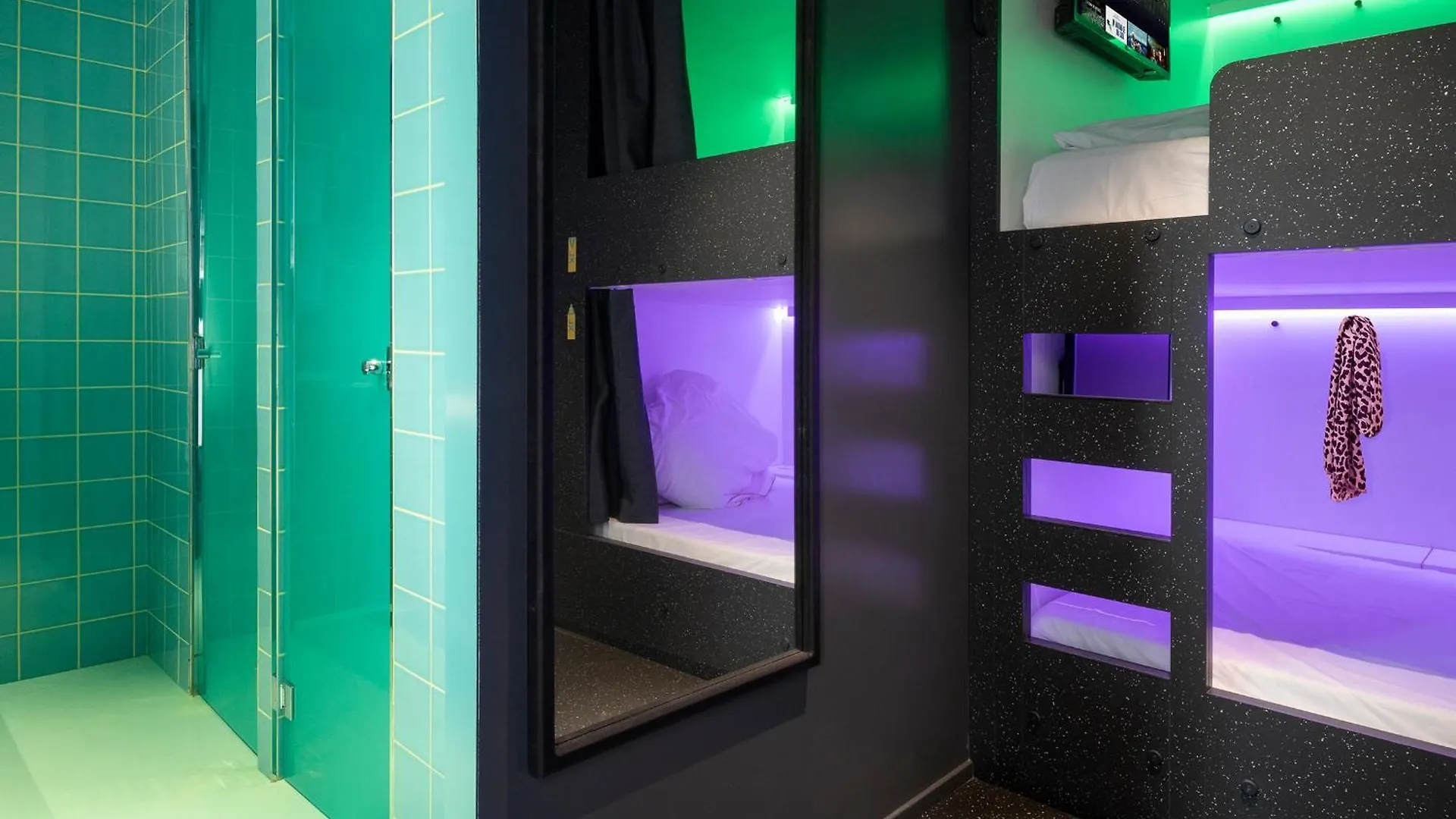 Amistat City Hostel Barcelona Spain