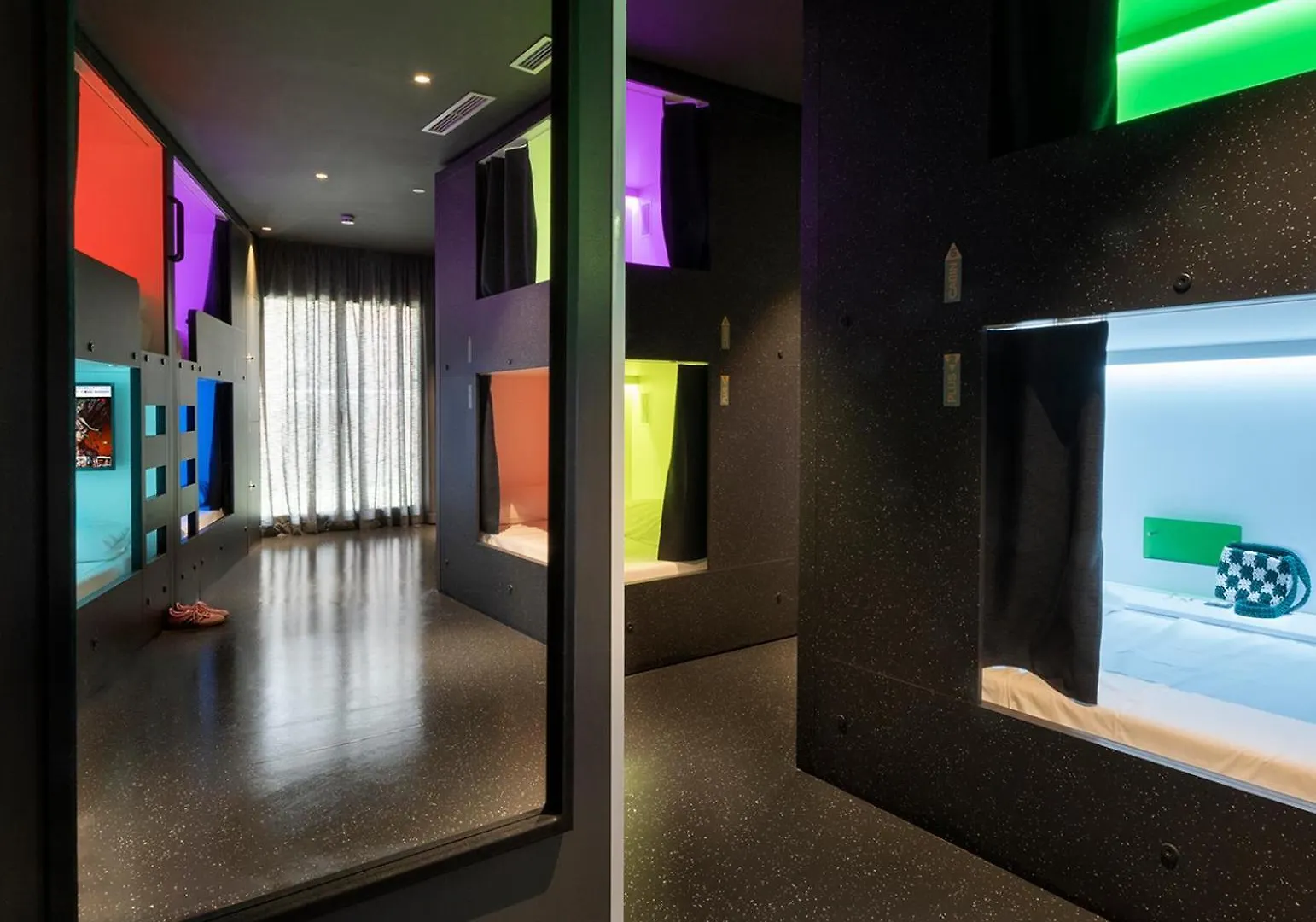 Amistat City Hostel Barcelona Spain