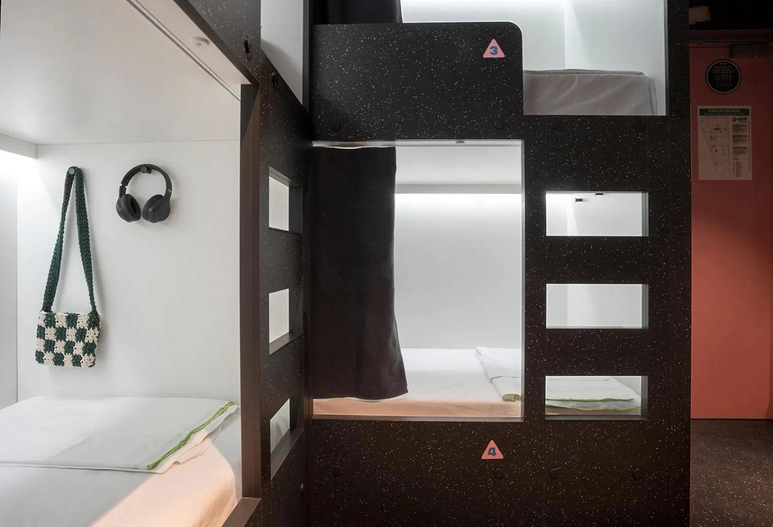 Amistat City Hostel Barcelona Spain