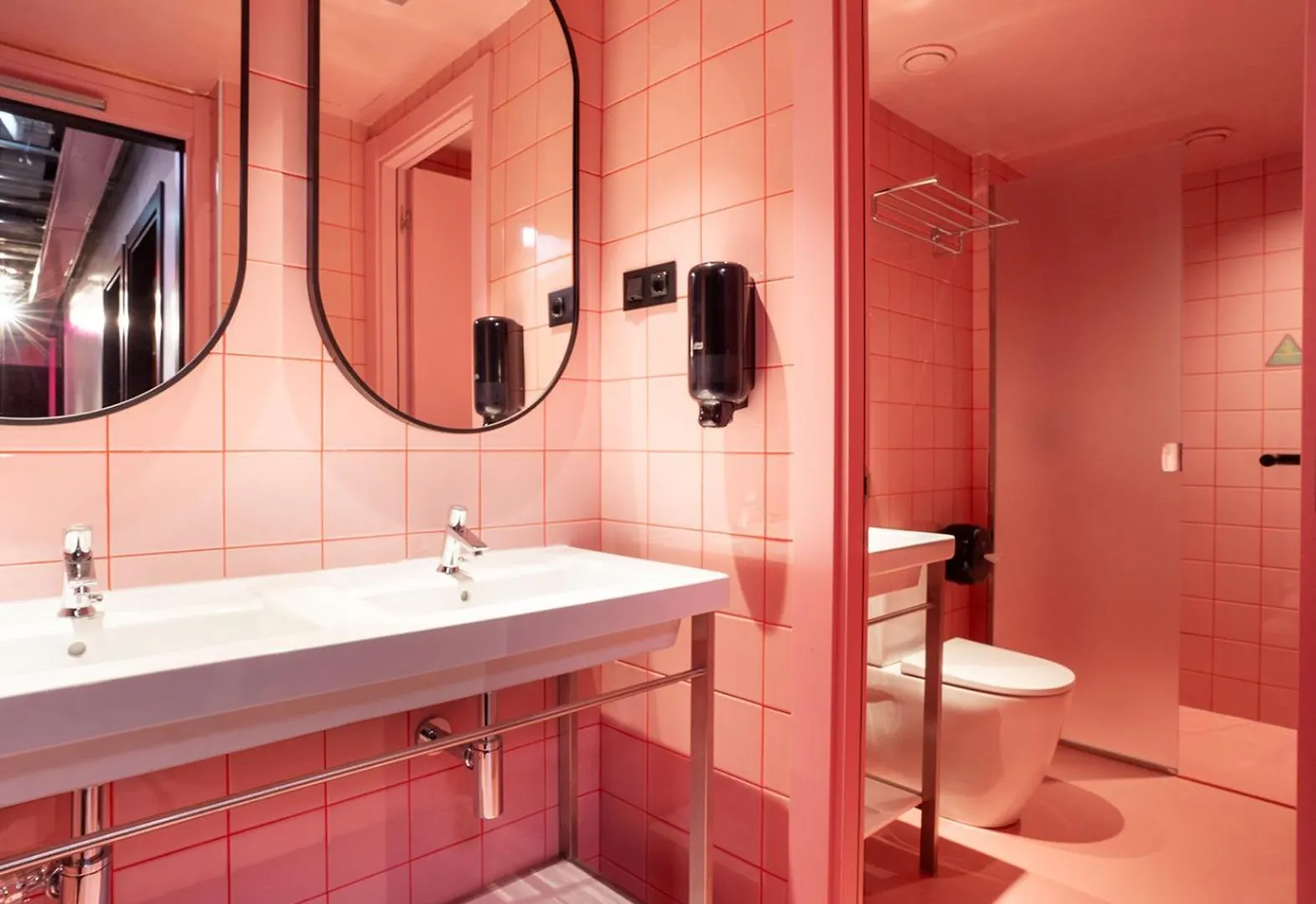 Amistat City Hostel Barcelona Spain
